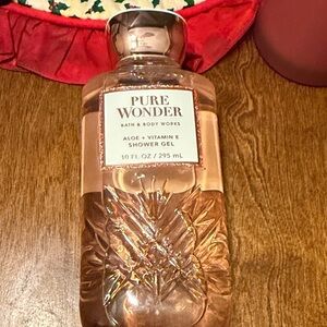 Bath & Body Works Pure Wonder Aloe + Vitamin E Shower Gel - Gold
